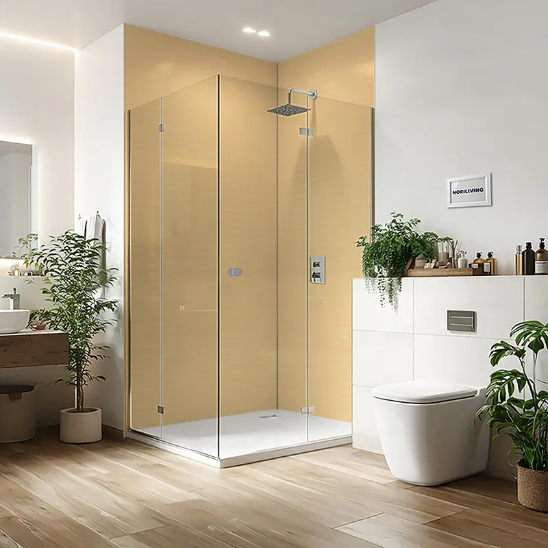 Moderne rahmenlose Glas-Dusche in hellem Badezimmer